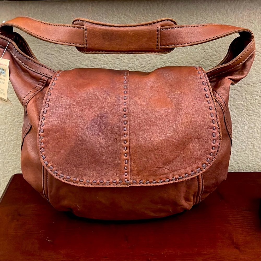 Beautiful LUCKY BRAND LEATHER PURSE NWT